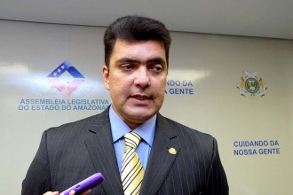 Deputado Abdala Fraxe critica falta de recursos do governo federal para a reforma do sistema penitenciário do Amazonas