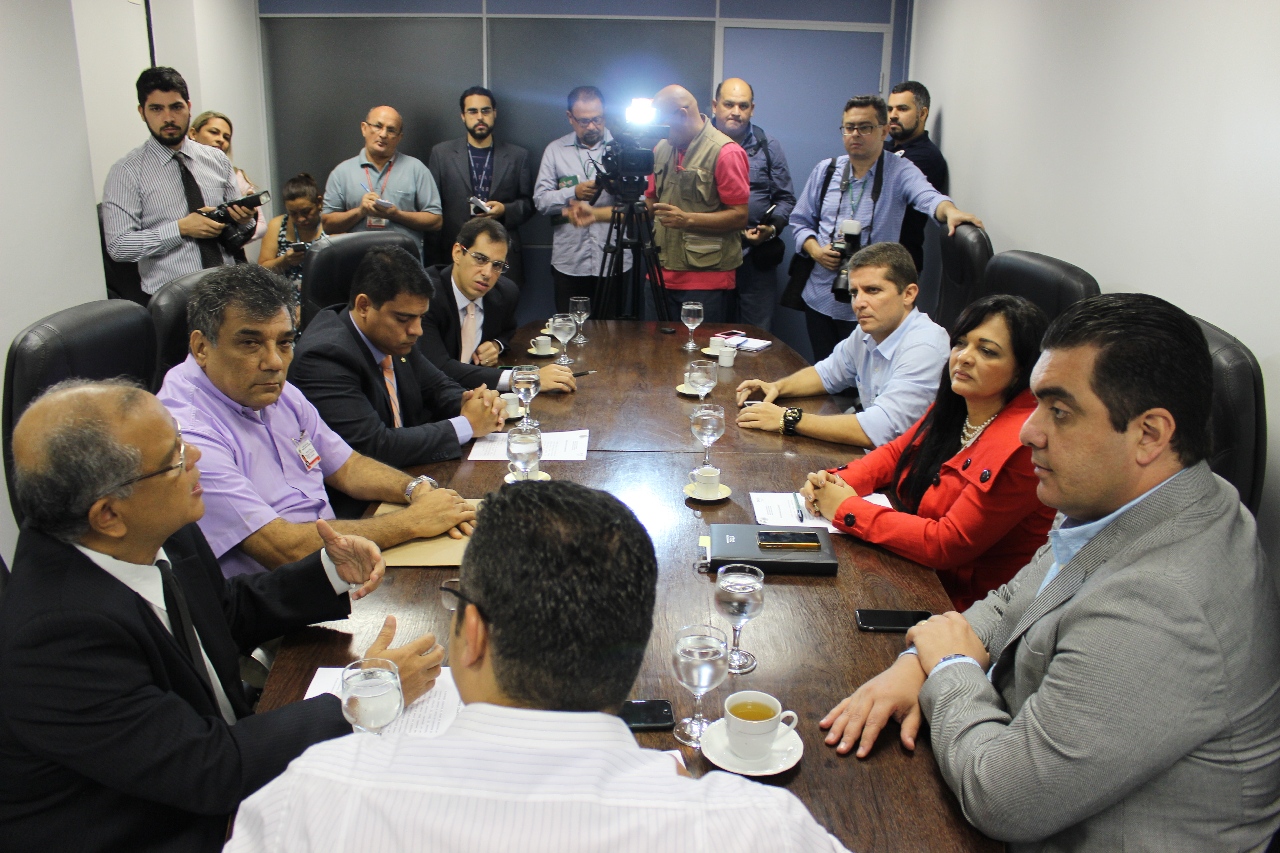 Comissão de Defesa do Consumidor e Defensoria Pública formalizam acordo para beneficiar consumidor amazonense