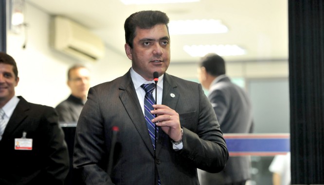 Abdala Fraxe arrecada sete assinaturas para instalação de CPI que vai investigar irregularidades em Coari