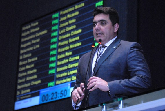 Abdala Fraxe propõe criação da Frente Parlamentar da Cruz Vermelha no Amazonas