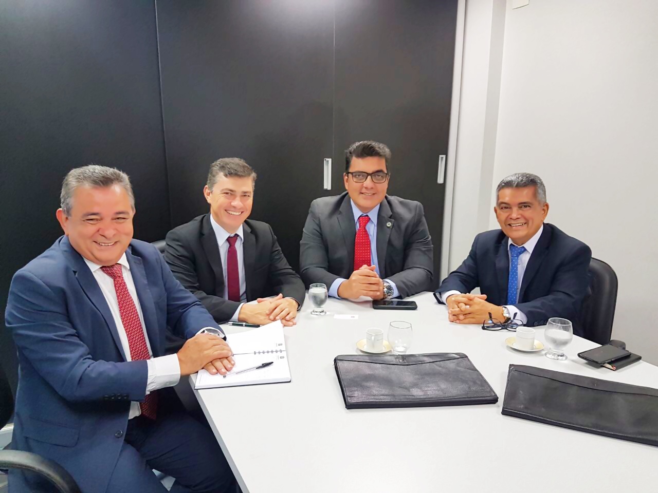 Abdala Fraxe pede posto de atendimento bancário para Novo Remanso, em reunião com Bradesco
