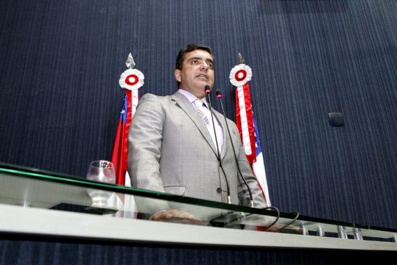 Abdala Fraxe denuncia contingenciamento político das emendas parlamentares pelo Governo do Estado