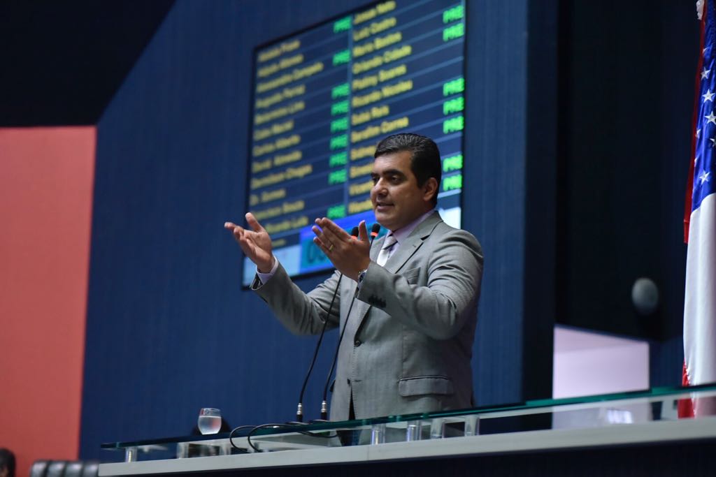 TRF da 1ª Região anula decisão do TRE-AM e libera candidatura de Abdala Fraxe