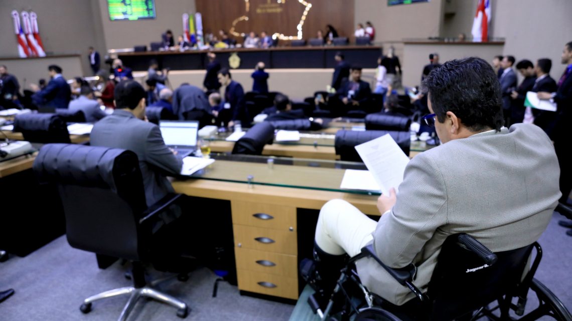 PL de Abdala Fraxe proíbe empresas do Amazonas questionamento sobre orientação sexual e religião aos candidatos às vagas de emprego
