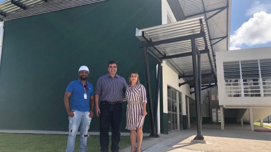 Deputado Abdala Fraxe visita obras no Bem Viver Total Ville