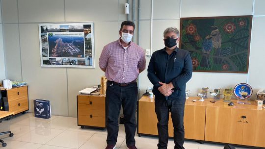Abdala Fraxe vai à Infraero e superintendente garante normalidade de voos para Tabatinga até a próxima semana