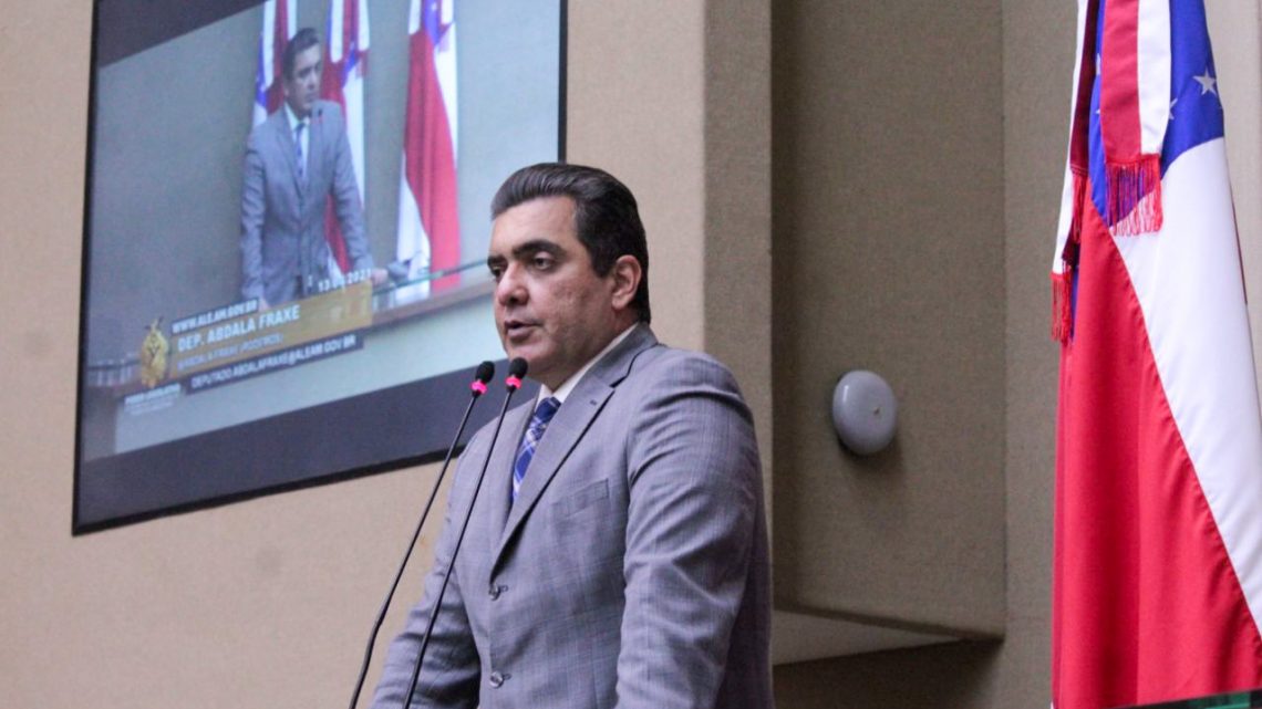 Deputado Abdala Fraxe anuncia que Cosama fará investimentos na rede de distribuição de água em Tonantins