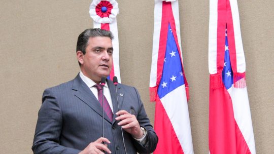 Deputado Abdala Fraxe faz balanço das ações no interior e na capital