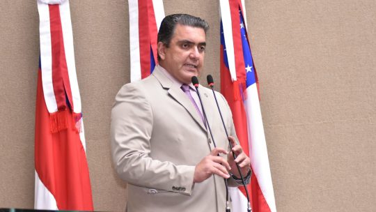Deputado Abdala Fraxe faz apelo à população da Zona Oeste da capital para tomar a segunda dose da vacina contra Covid-19