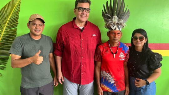 Deputado Estadual Abdala Fraxe participa da entrega de escola indígena no município de Alvarães